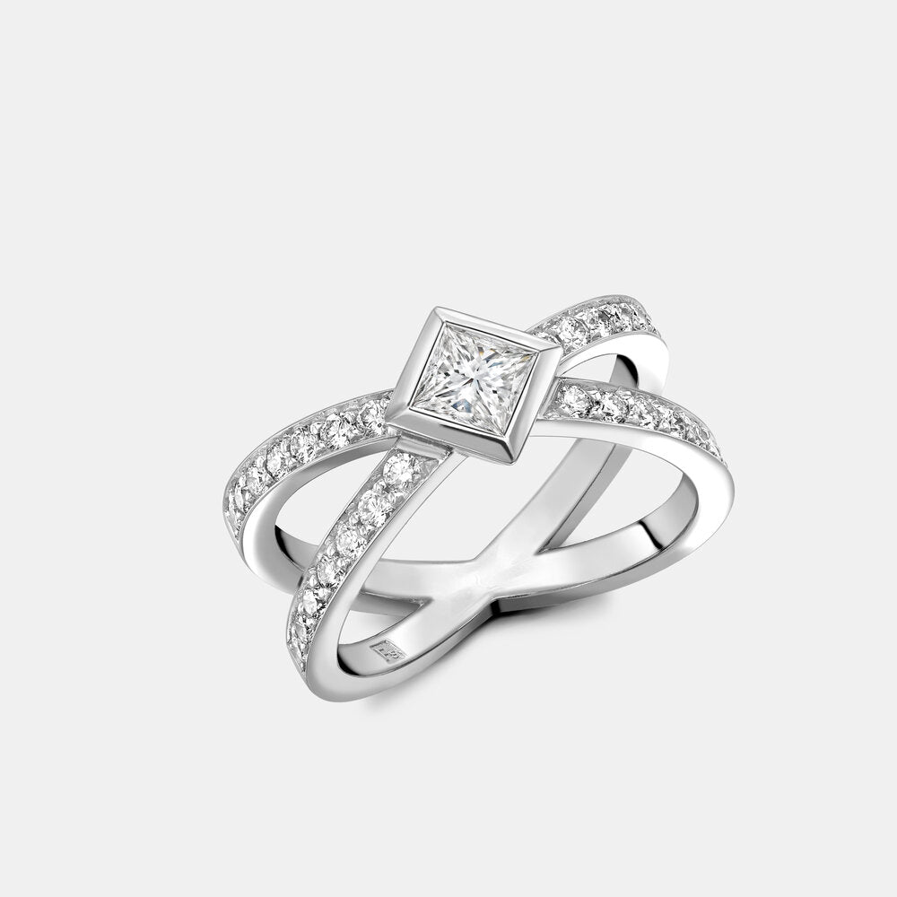 The Princess Cut Diamond Kiss Ring