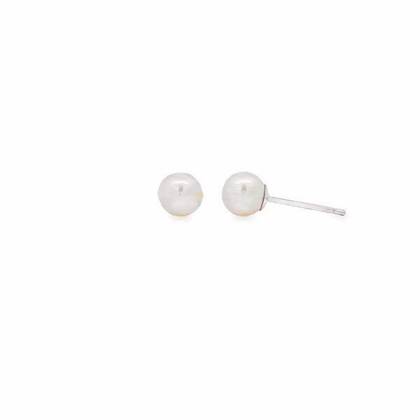 18ct White Gold Freshwater Pearl Stud Earrings – 5mm